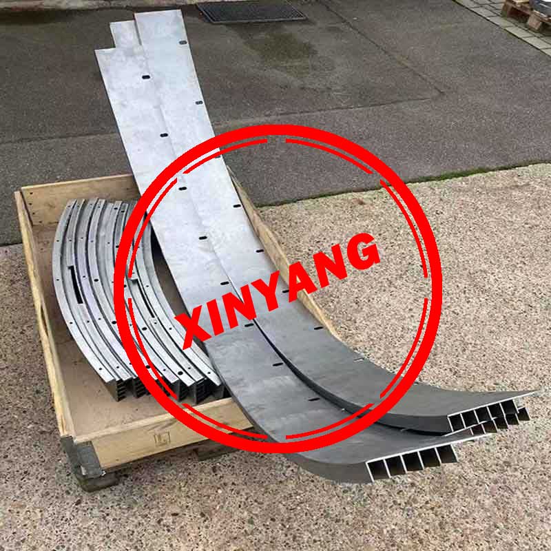 Labyrinth seal structure